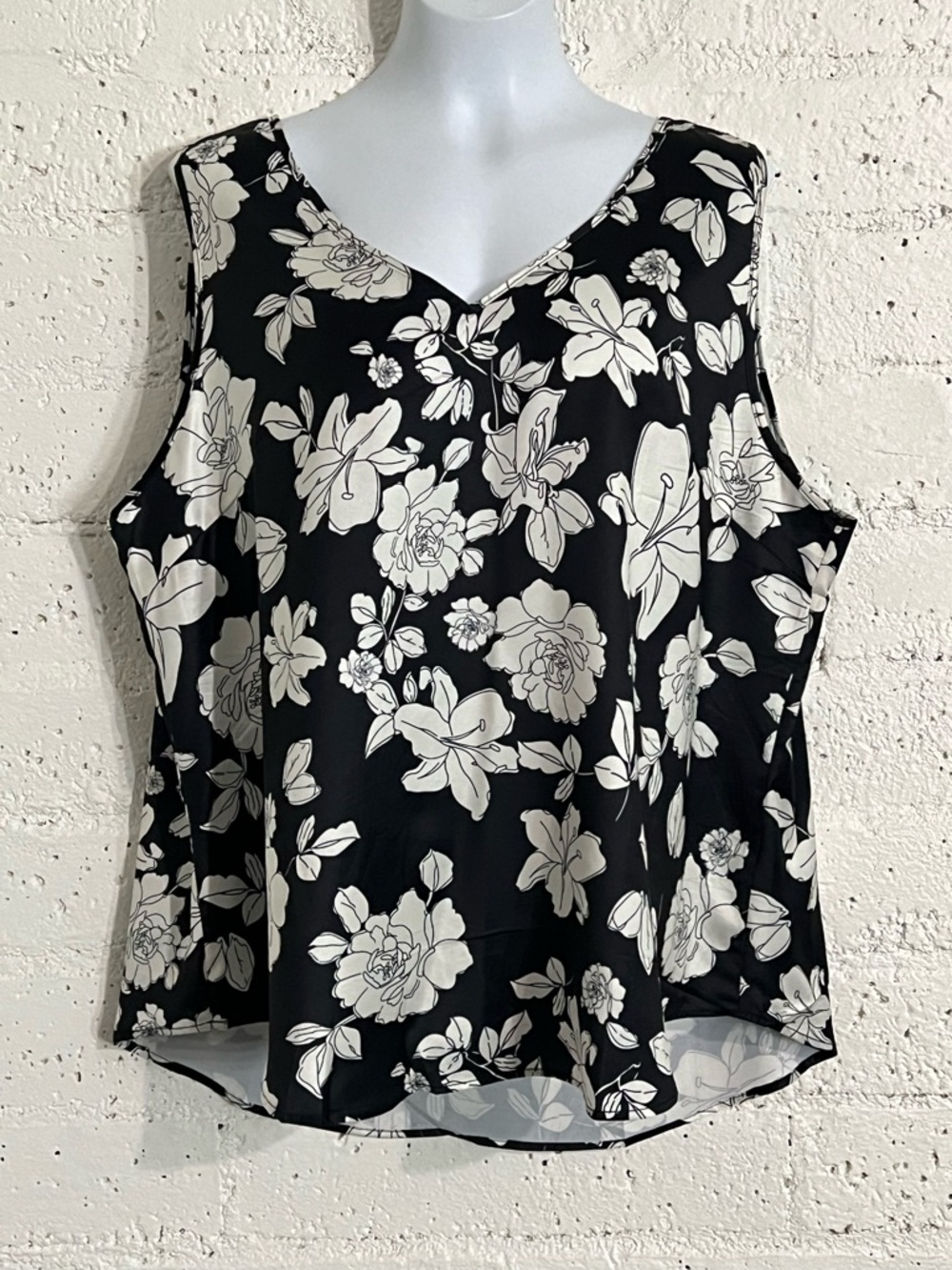 Sampeel Womens Top XXL Black White Floral Sleeveless V Neck T8